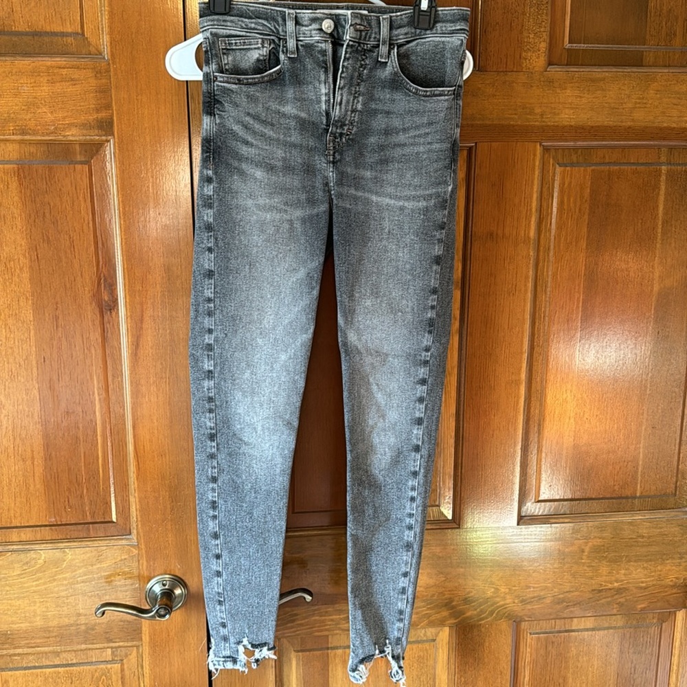 Top Shop Women’s Jamie Jeans | Size W: 28 L: 32 | Color Gray | No Flaws